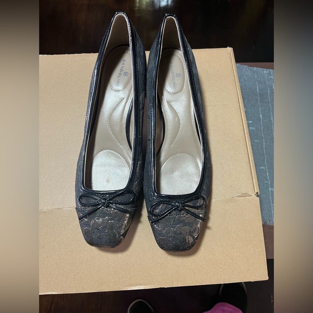 Black Lace Trim Square-Toe Flats.  Size:  8